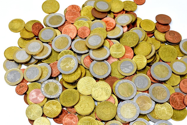 euro mince na hromadě